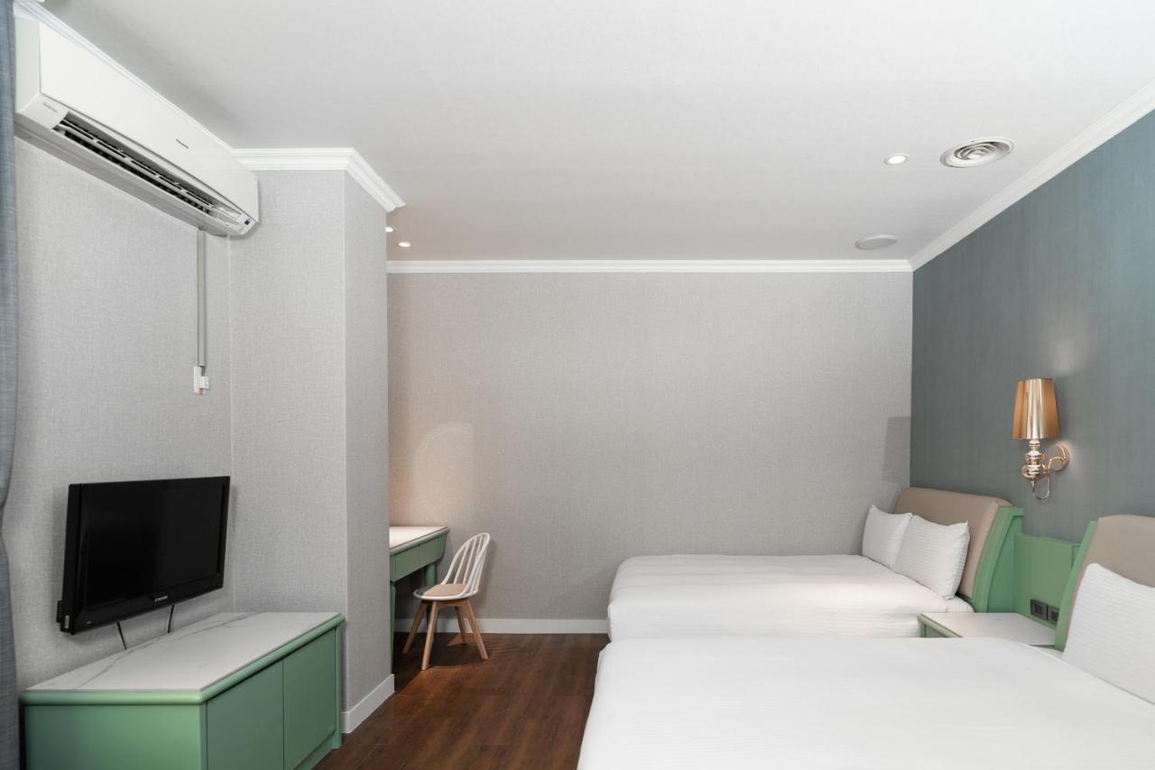 Fu Hsiang Hotel Yilan Luaran gambar
