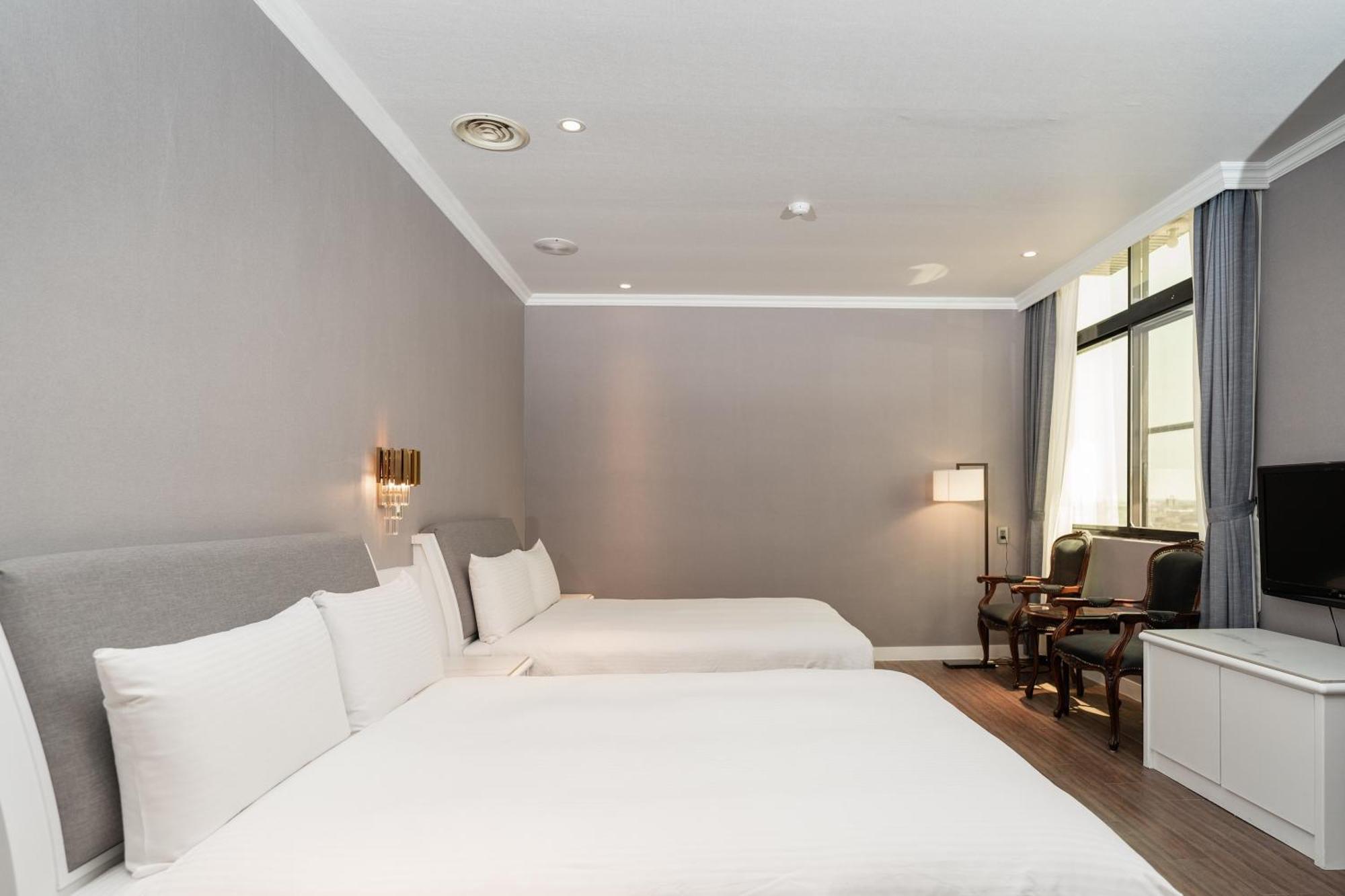 Fu Hsiang Hotel Yilan Luaran gambar